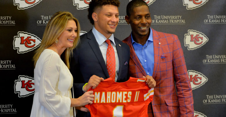 Patrick Mahomes’ Lucky Charm Mom Randi Goes Viral
