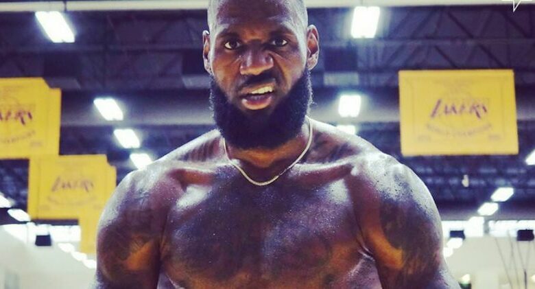 Lakers Star LeBron James Finally Rocking With Bald Look?