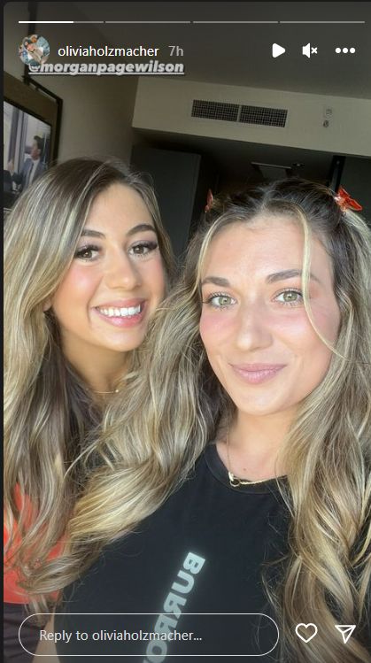 Joe Burrow’s GF Olivia Holzmacher’s Jets Game Photos Go Viral 1