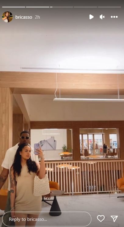 49ers Star And Girlfriend Share Wild Vacation Photos 2