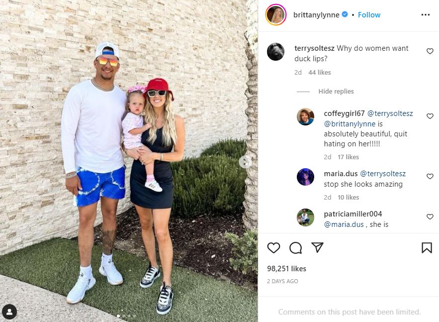 Brittany Mahomes’ New Look Criticized By NFL Fans (Photos) 1