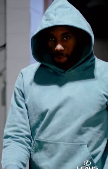 Kawhi Leonard’s Outfit To Clippers Game Goes Viral (Photos) 2