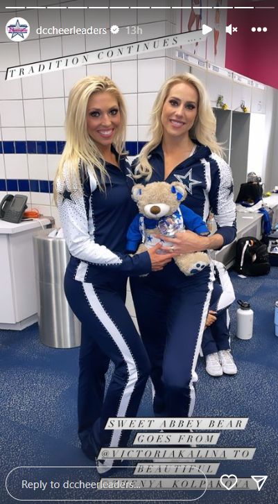 Dallas Cowboys Cheerleader Prayer Circle Photos Cause A Stir 5