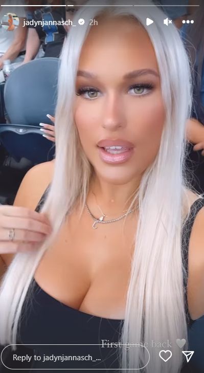 Dak Prescott’s GF Jadyn Jannasch’s Cowboys Game Outfit Goes Viral (Photos) 1