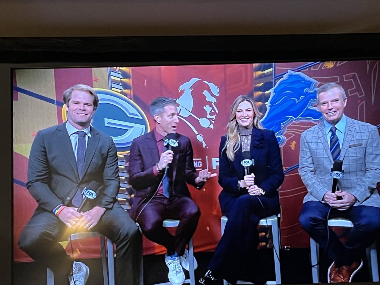 Erin Andrews Outfit To Thanksgiving Day NFL Game Goes Viral Game 7 erin-andrews-outfit-to-thanksgiving-day-nfl-game-goes-viral-game-7