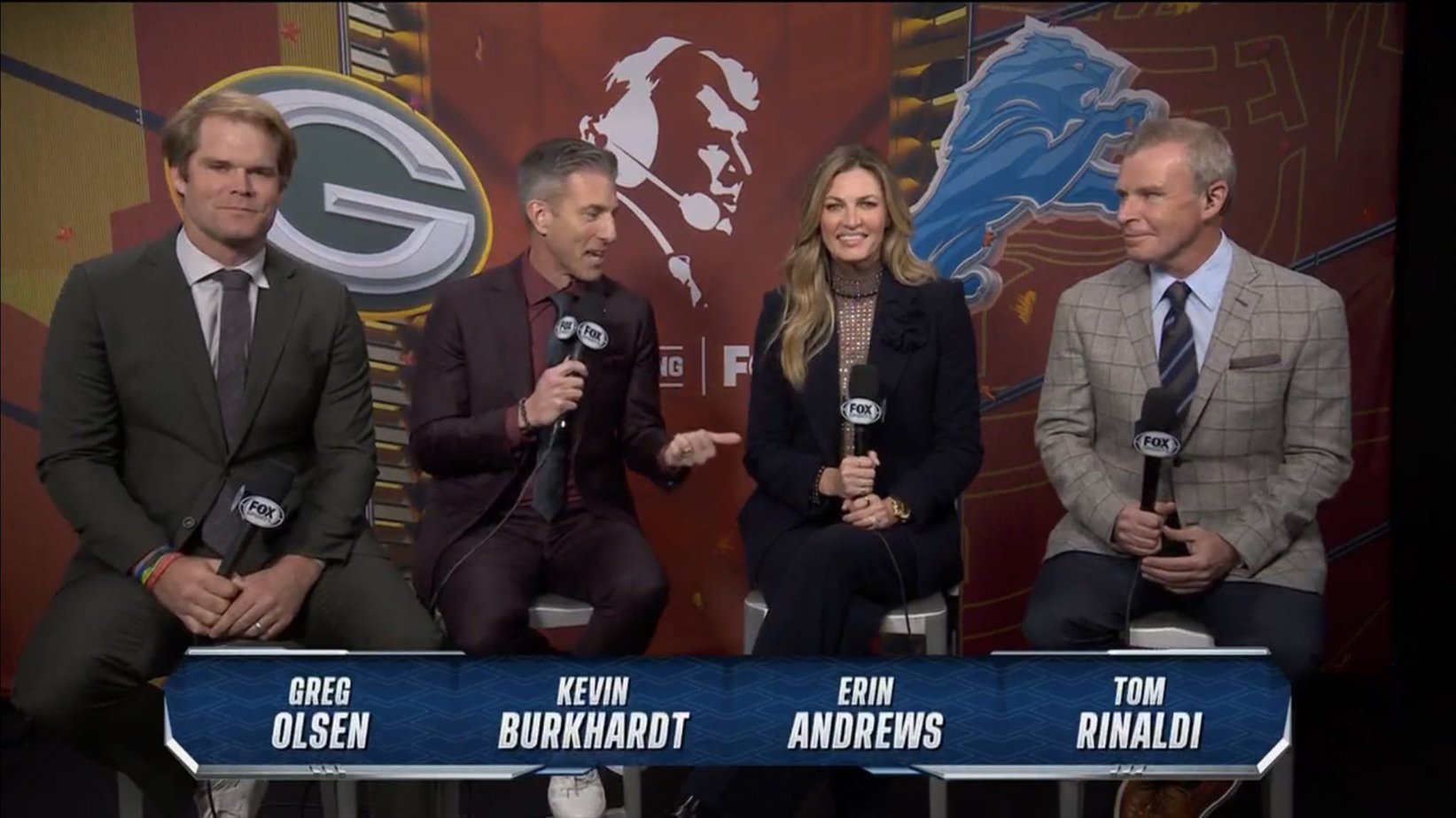 Erin Andrews’ Outfit To Thanksgiving Day NFL Game Goes Viral 2