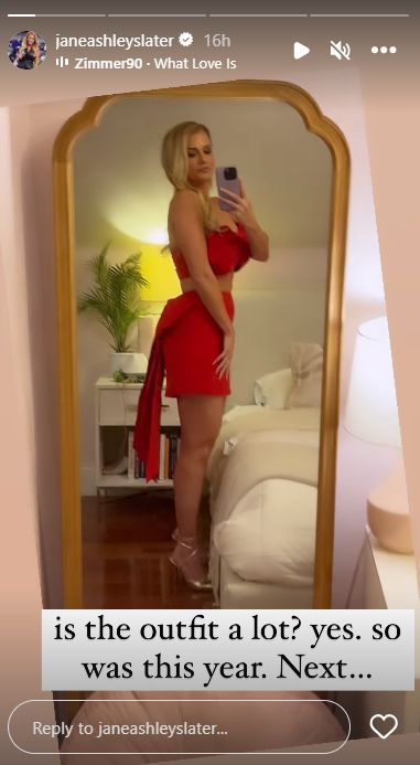 NFL Fans React To Jane Slater’s Racy New Year’s Eve Outfit 2