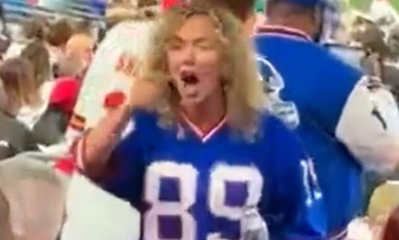 Giants Fan's Inappropriate Gesture Goes Viral