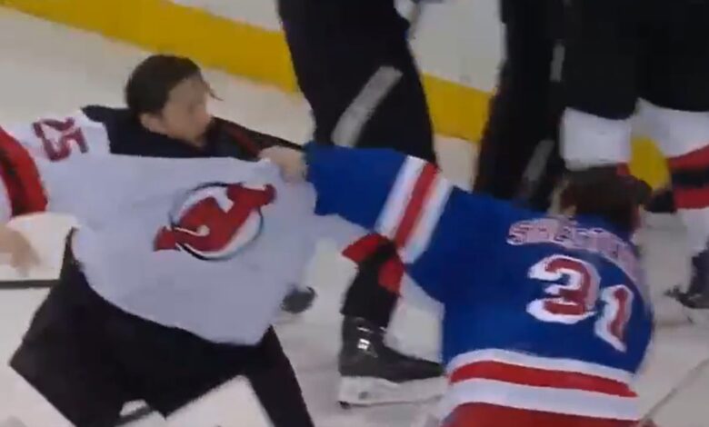 3 Goalie Fights in 10 Weeks. This Is Why The NHL Is Now Better Than The NBA