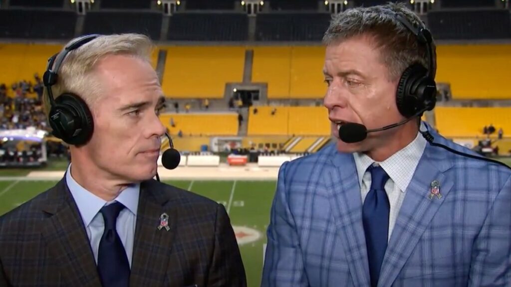 Joe Buck, left, and Troy Aikman in the broadcast booth